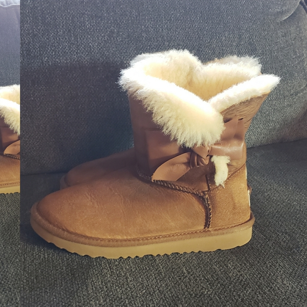 Ugg Girls Size 2